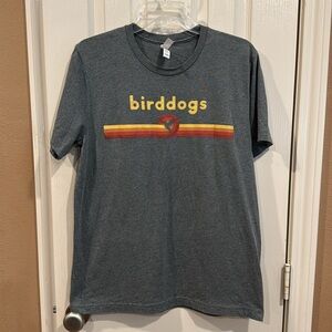 Men’s/unisex “Birddogs” gray graphic tee. Sz Men’s Large